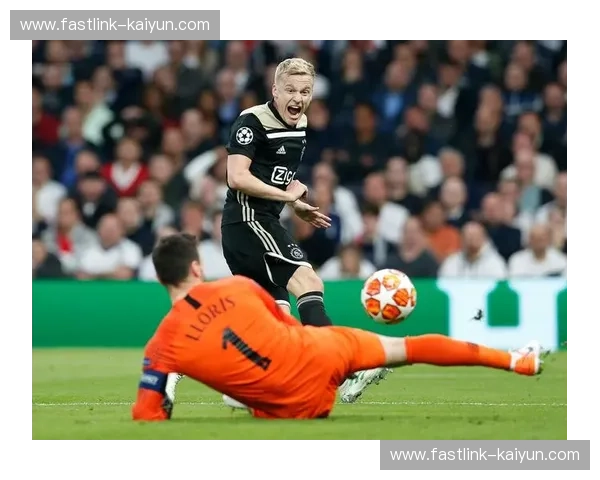 华沙与阿贾克斯：绿茵场上的历史回响与未来之歌